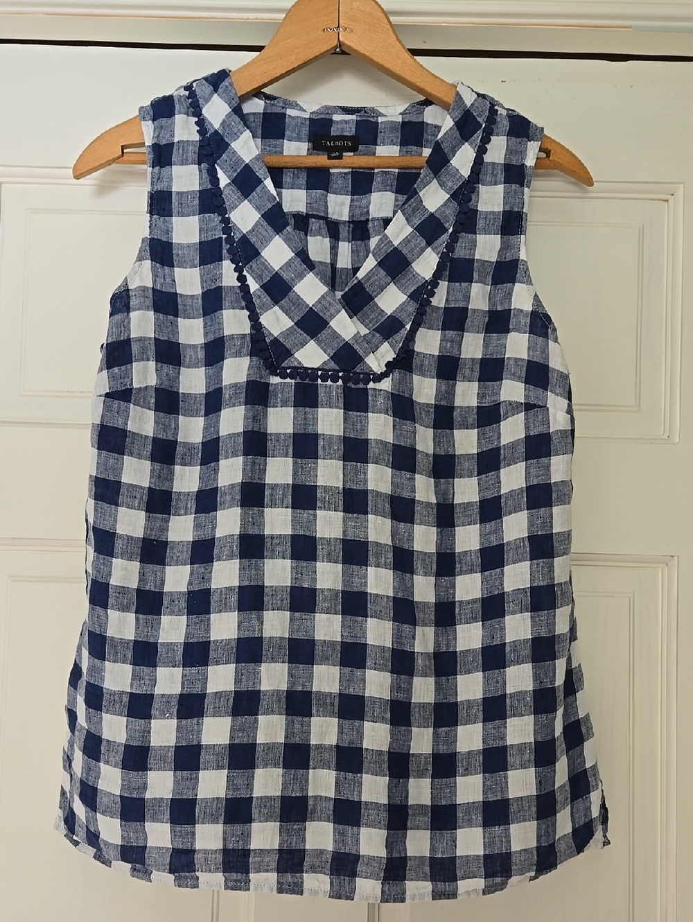 Talbots Navy & White Gingham 100% Linen  Sleeveless V-Neck Top